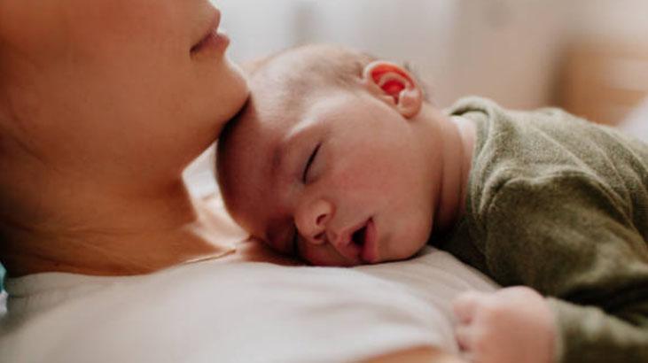 Tatilde bebeklerin uykusu nasıl olmalı 5 altın kural sayesinde kriz kalmıyor