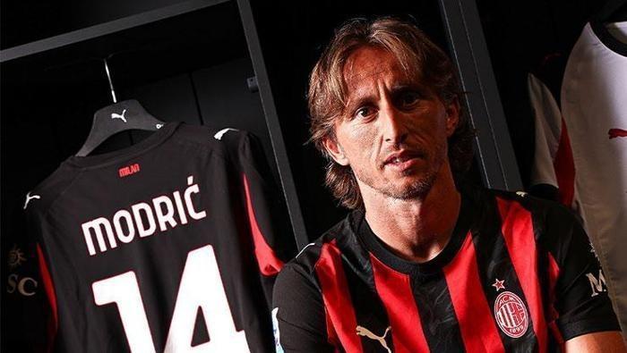 Luka Modric (Orta saha) Luka Modric (Orta saha)