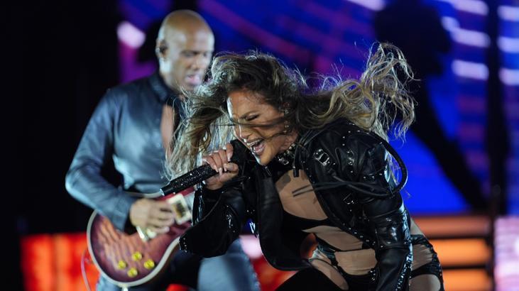 Jennifer Lopez İstanbulda fırtına estirdi