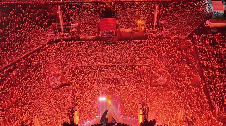Jennifer Lopez İstanbulda fırtına estirdi