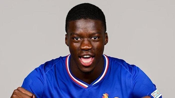 Mamadou Sarr (Stoper) Mamadou Sarr (Stoper)