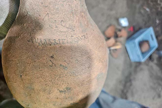 Pompeiide 79 yılındaki büyük yanardağ patlamasından sonra yaşam izleri bulundu