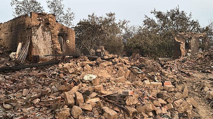 Çanakkalede yanan alanlar ve evler görüntülendi Çanakkalede yanan alanlar ve evler görüntülendi