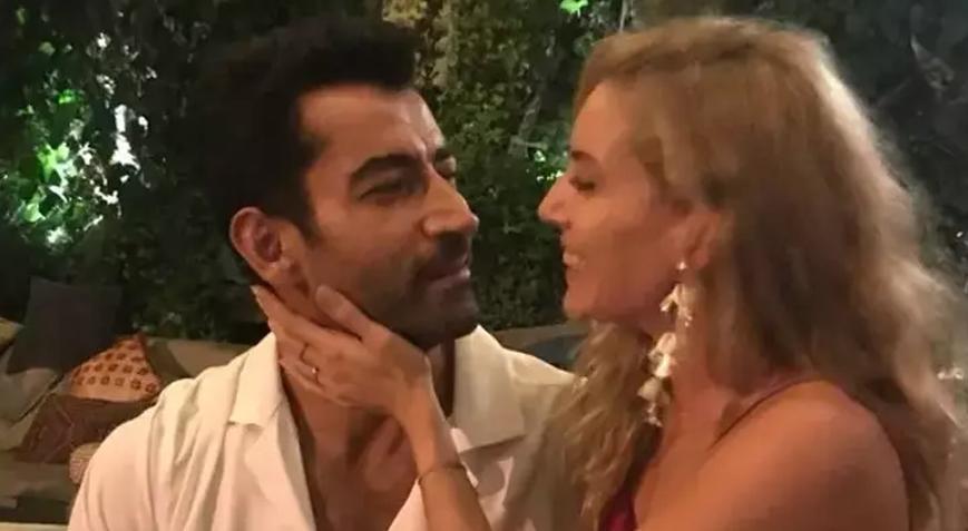 Mutlu aile pozlarını paylaştı Sinem Kobal ve kızlarından yeni kareler Mutlu aile pozlarını paylaştı Sinem Kobal ve kızlarından yeni kareler