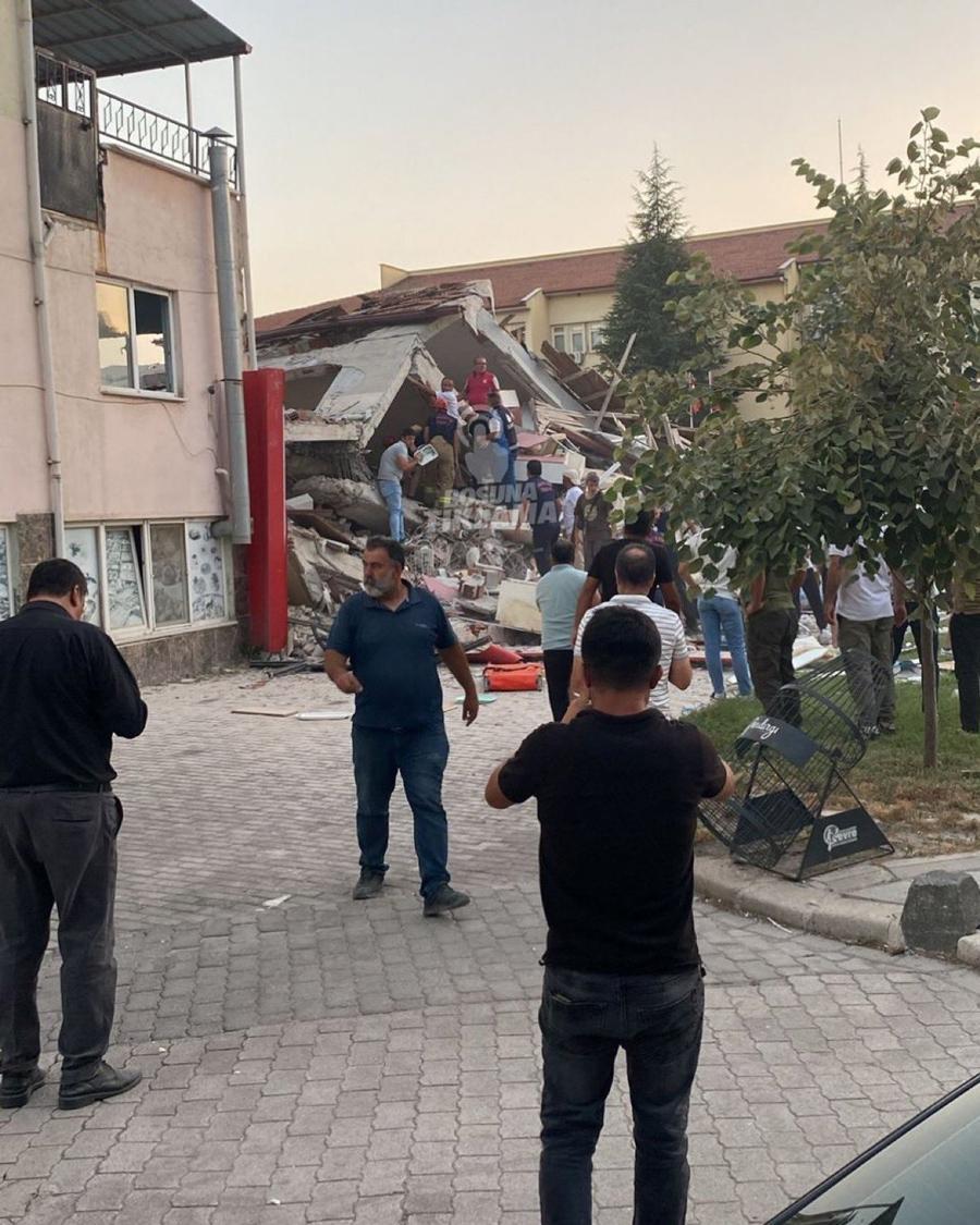 4 ÜZERİ 3 DEPREM DAHA