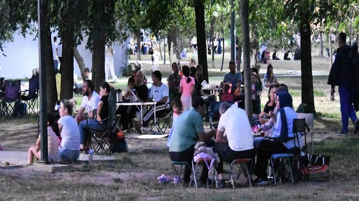 SON DAKİKA | Balıkesir’de 6.1 şiddetindeki deprem sonrası 16 bina yıkıldı İşte o kareler