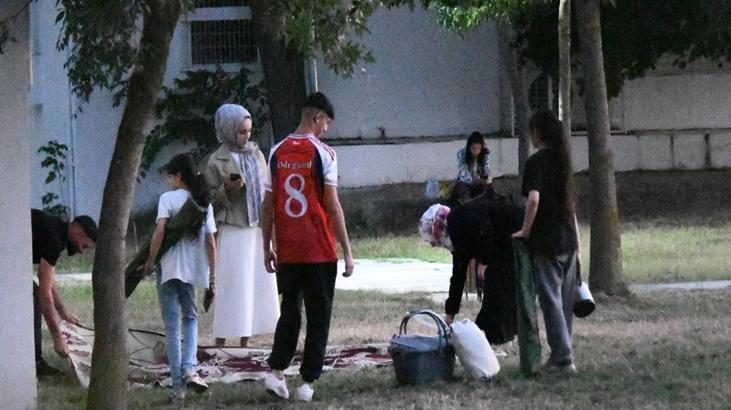 SON DAKİKA | Balıkesir’de 6.1 şiddetindeki deprem sonrası 16 bina yıkıldı İşte o kareler