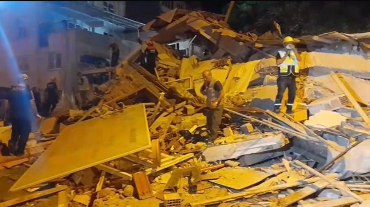 SON DAKİKA | Balıkesir’de 6.1 şiddetindeki deprem sonrası 16 bina yıkıldı İşte o kareler
