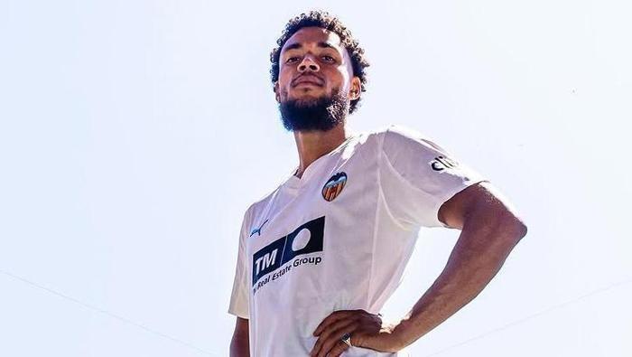 Arnaut Danjuma (Sol kanat) Villarreal -> Valencia Arnaut Danjuma (Sol kanat) Villarreal -> Valencia