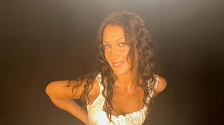 Bella Hadid imaj değişikliğini sürdürüyor Saç rengini daha da açtı