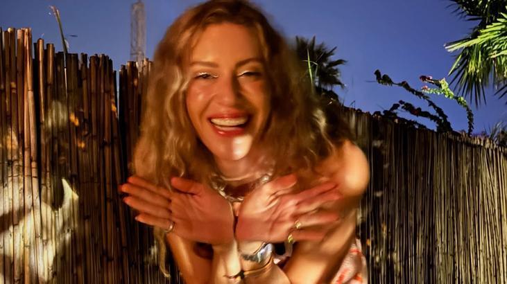 Sinem Kobal 38 yaşına girdi Doğum günü pozlarına beğeni yağdı