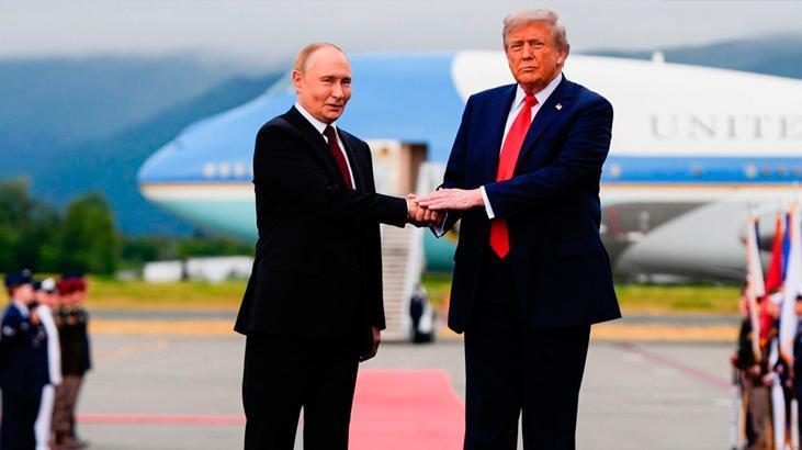 KİMİN ELİ KİMİN ELİNİN ÜZERİNDE