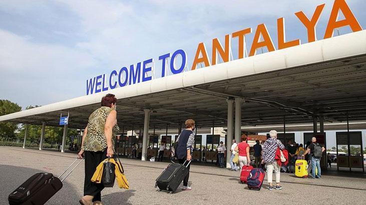 Antalya Havalimanı’nda tüm zamanların yolcu rekoru kırıldı
