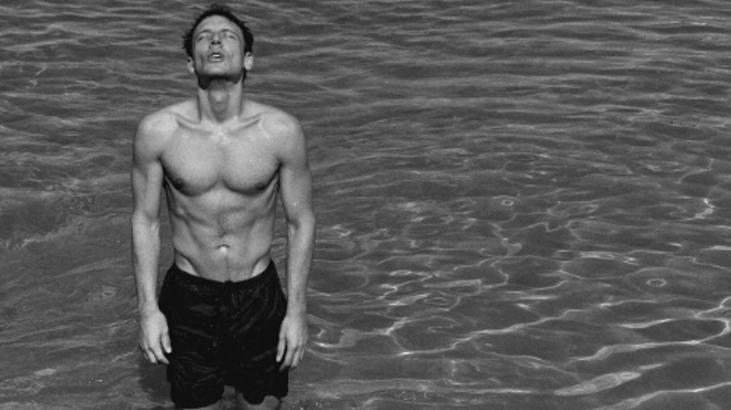 Edisten sürpriz paylaşım Kaslı tatil fotoğrafı takipçilerini şaşırttı
