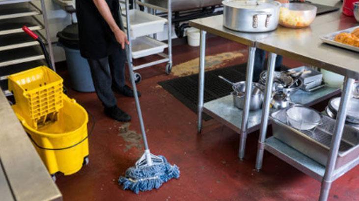Çizik parke derdine çare: Tenis topu Bıçakla kesip çarpı atın, sonuç tertemiz Çizik parke derdine çare: Tenis topu Bıçakla kesip çarpı atın, sonuç tertemiz