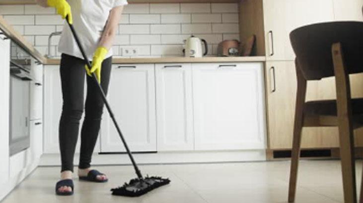 Çizik parke derdine çare: Tenis topu Bıçakla kesip çarpı atın, sonuç tertemiz Çizik parke derdine çare: Tenis topu Bıçakla kesip çarpı atın, sonuç tertemiz