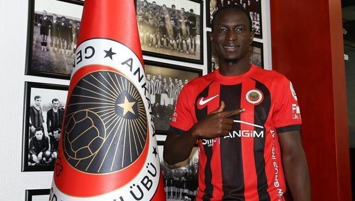 ADAMA TRAORE (SAĞ KANAT)