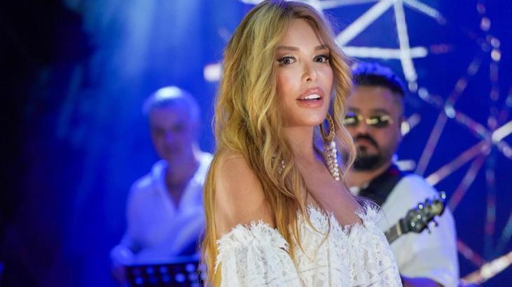Sürpriz imajıyla bambaşka biri olmuştu Ajda Pekkandan yeni Instagram paylaşımı