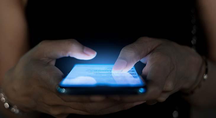 Rusya'da telefon alana 'mesajlaşma uygulaması' şartı!