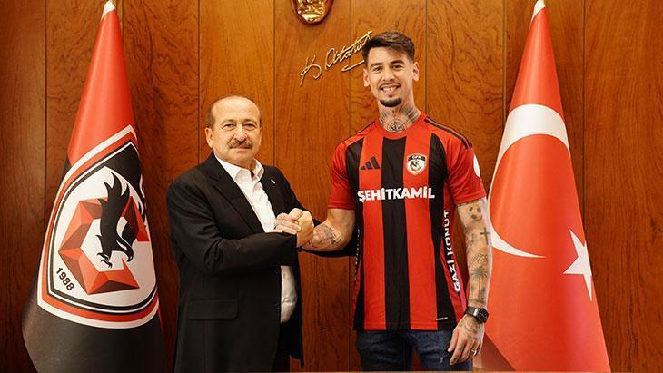 Luis Perezin imza töreninden kareler