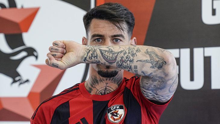 Luis Perezin imza töreninden kareler