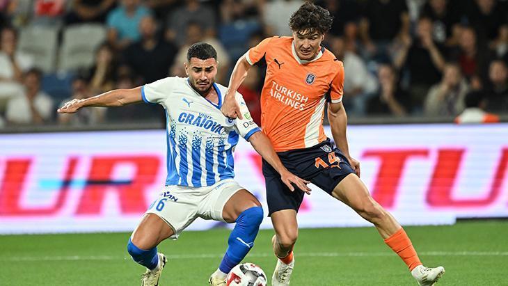 Başakşehir - Craiova maçından kareler