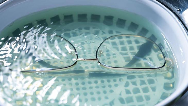 Ne parmak lekesi ne çizik Mutfaktaki malzemelerle gözlükler ayna gibi, masrafsız hijyen