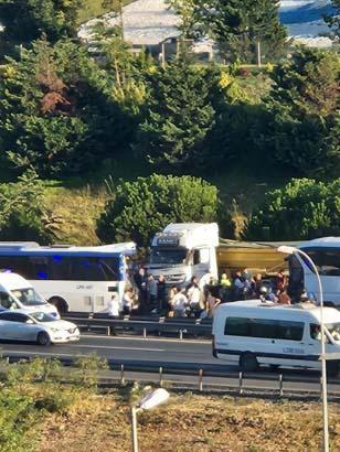 One person died and 21 were injured in a chain accident on the Küçükçekmece TEM Highway.