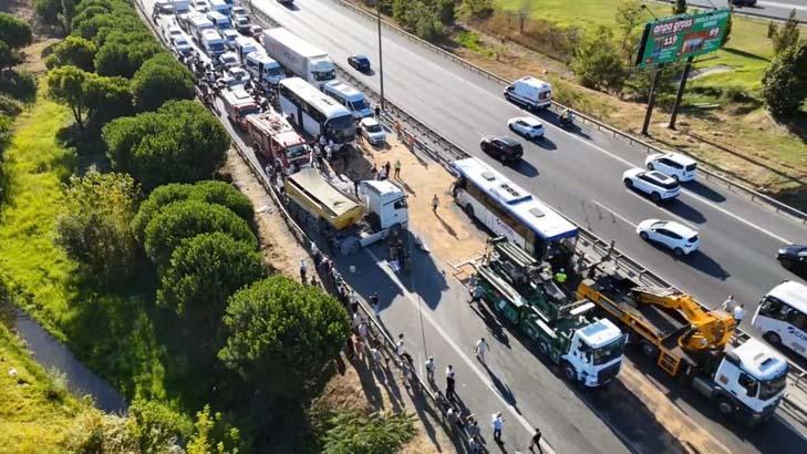 One person died and 21 were injured in a chain accident on the Küçükçekmece TEM Highway.