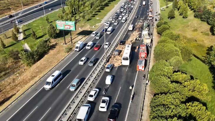 One person died and 21 were injured in a chain accident on the Küçükçekmece TEM Highway.