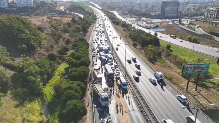 One person died and 21 were injured in a chain accident on the Küçükçekmece TEM Highway.