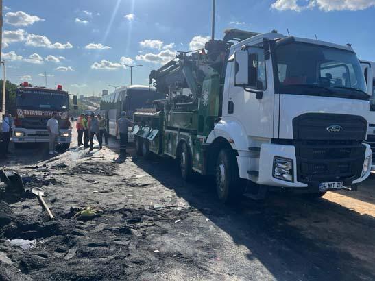 One person died and 21 were injured in a chain accident on the Küçükçekmece TEM Highway.