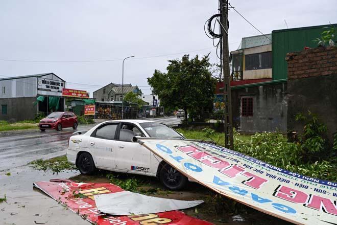 Vietnamı Kajiki Tayfunu esir aldı Binlerce kişi tahliye ediliyor Vietnamı Kajiki Tayfunu esir aldı Binlerce kişi tahliye ediliyor
