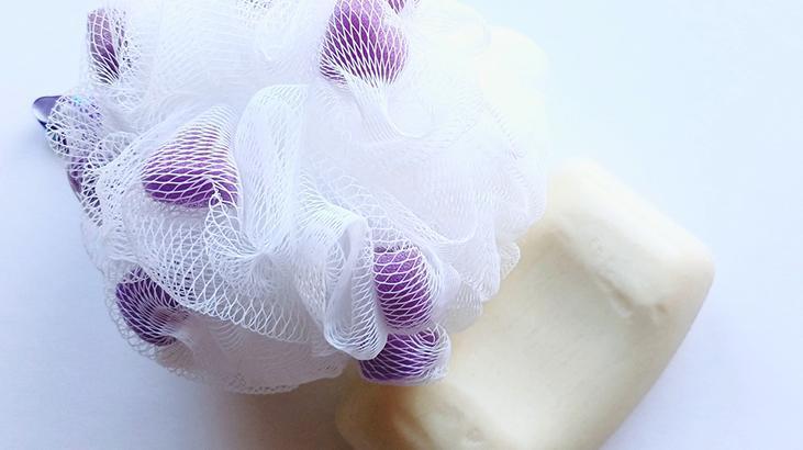 We wash with germs, not with a shower loofah. The secret of real cleaning is hidden in silicone.