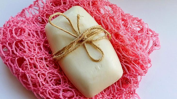 We wash with germs, not with a shower loofah. The secret of real cleaning is hidden in silicone.