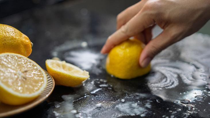 Limonla 30 dakikada gıcır gıcır Adeta tezgaha işliyor, ne leke kalıyor ne koku Limonla 30 dakikada gıcır gıcır Adeta tezgaha işliyor, ne leke kalıyor ne koku