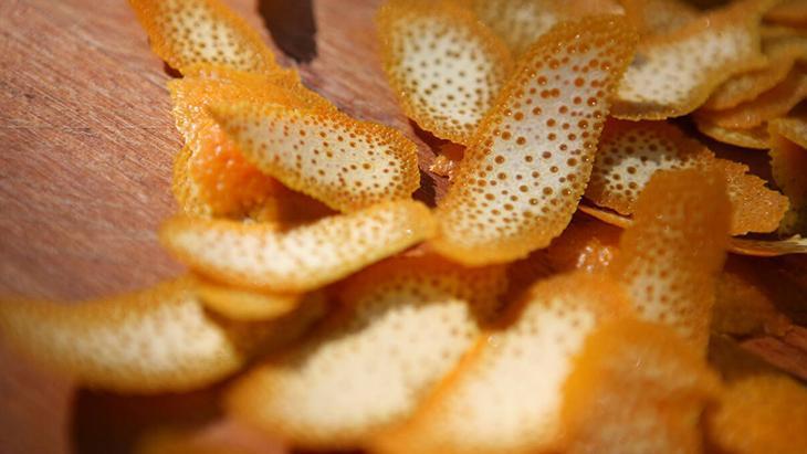 Portakal kabuğundan örümcekleri uzaklaştıran formül Eylül ayında evlere doluşuyorlar Portakal kabuğundan örümcekleri uzaklaştıran formül Eylül ayında evlere doluşuyorlar