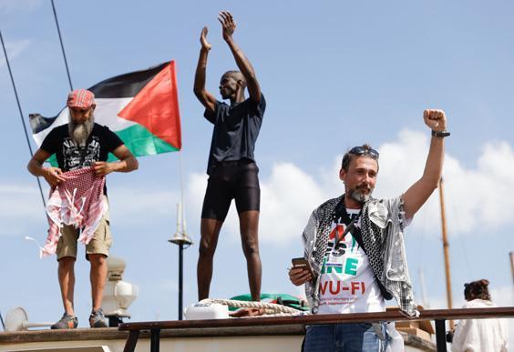 Gazze ablukasını kırmak için yola çıktılar: Küresel Sumud Filosu Akdenize yelken açtı