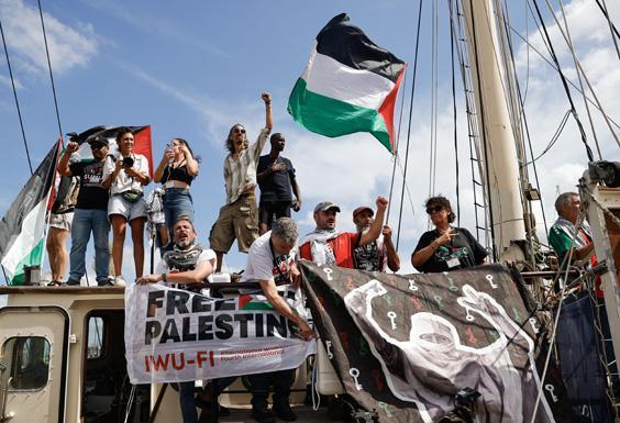 Gazze ablukasını kırmak için yola çıktılar: Küresel Sumud Filosu Akdenize yelken açtı