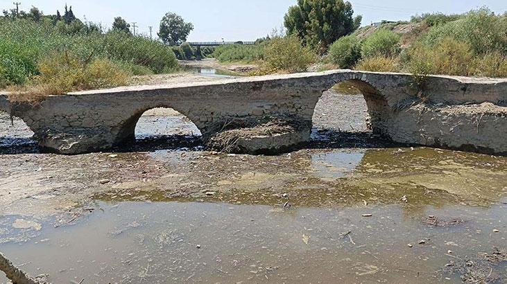 Aydındaki Taşköprüde temizlik sırasında tarihi parça bulundu Aydındaki Taşköprüde temizlik sırasında tarihi parça bulundu
