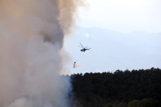 Kastamonu’da bir noktada daha orman yangını çıktı Ekiplerin havadan ve karadan müdahalesi sürüyor