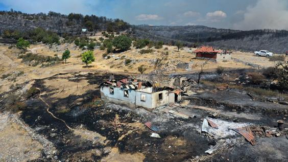 Kastamonu’da bir noktada daha orman yangını çıktı Ekiplerin havadan ve karadan müdahalesi sürüyor