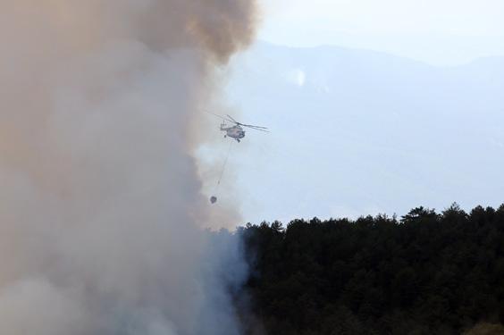 Kastamonu’da bir noktada daha orman yangını çıktı Ekiplerin havadan ve karadan müdahalesi sürüyor