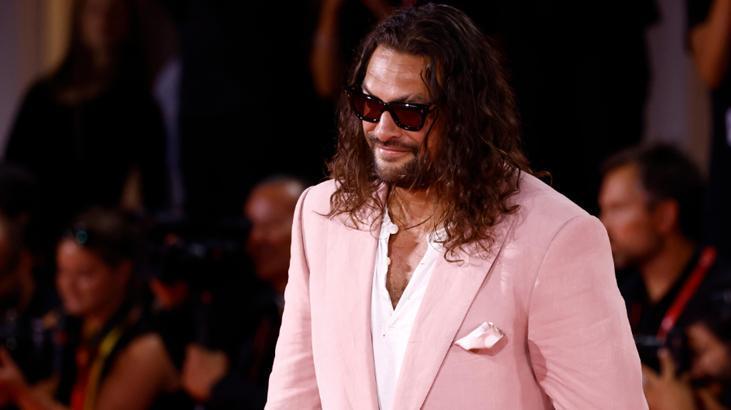 Venedik Film Festivaline damga vurdu Terlik ve pembe ojesiyle katıldı