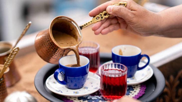 Türk kahvesini paşalar gibi için Pişirirken içine biraz ekleyin, yumuşatıp köpürtüyor Türk kahvesini paşalar gibi için Pişirirken içine biraz ekleyin, yumuşatıp köpürtüyor
