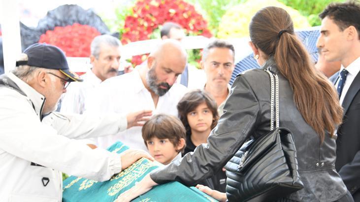 İş insanı Halit Yukaya veda, Kıvanç Tatlıtuğ gözyaşlarını tutamadı