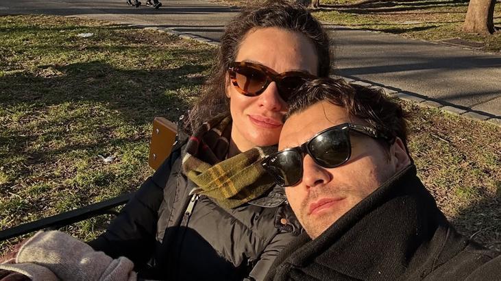 Palavras românticas de Birce Akalay Ele se apaixonou no aniversário da namorada