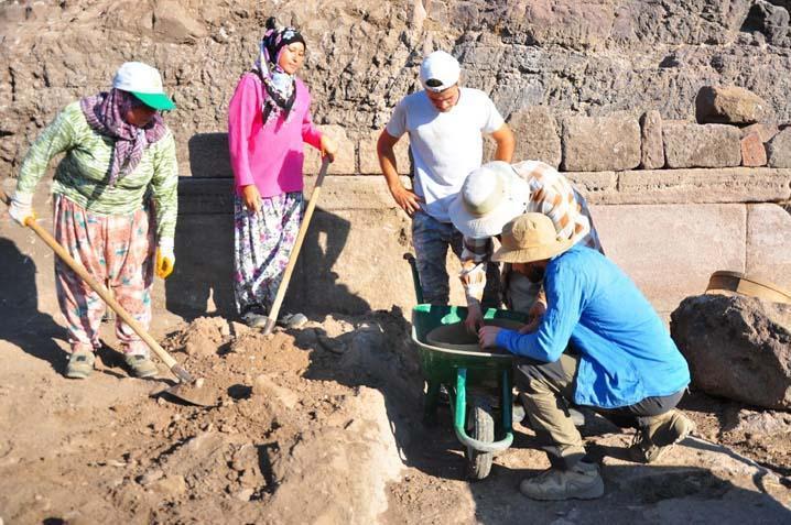 BU DENLİ DETAYLI İŞLENMİŞ BAŞKA BİR ÖRNEĞE RASTLAMADIK