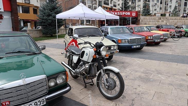 Sivas’ta zamana yolculuk Klasik otomobiller sergilendi