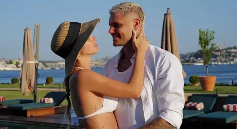 Boğazda aşk dolu poz Icardi ve sevgilisinden yeni kare